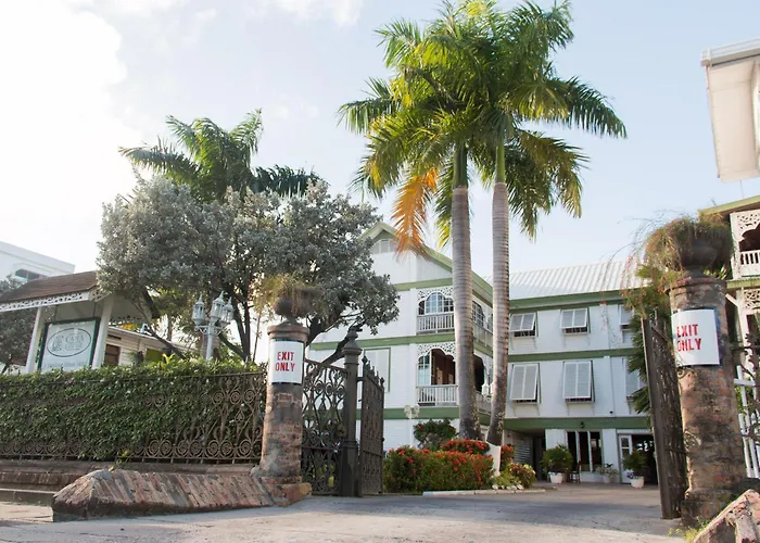 Cara Lodge Hotel