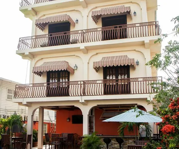 Windjammer International Cuisine & Comfort Inn